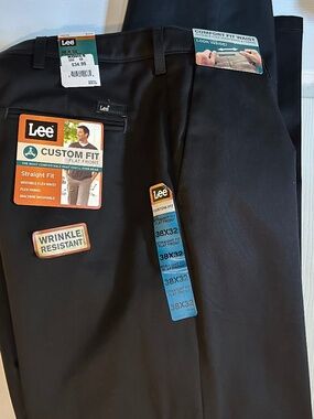 Lee Custom Fit Flat Front -38 x 32 - pants